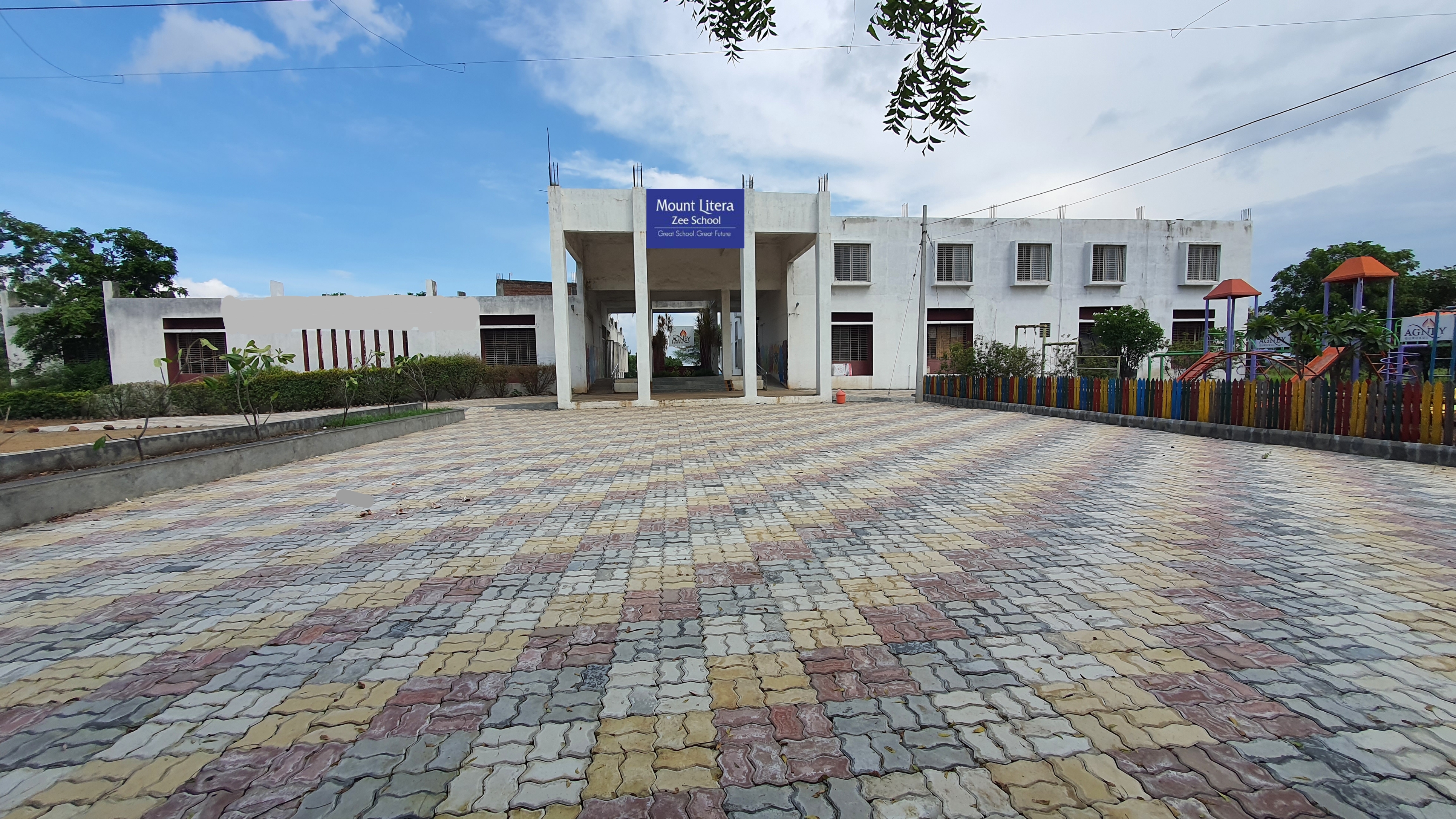 Mount Litera Zee School, Daund road, Meherabad, Arangaon